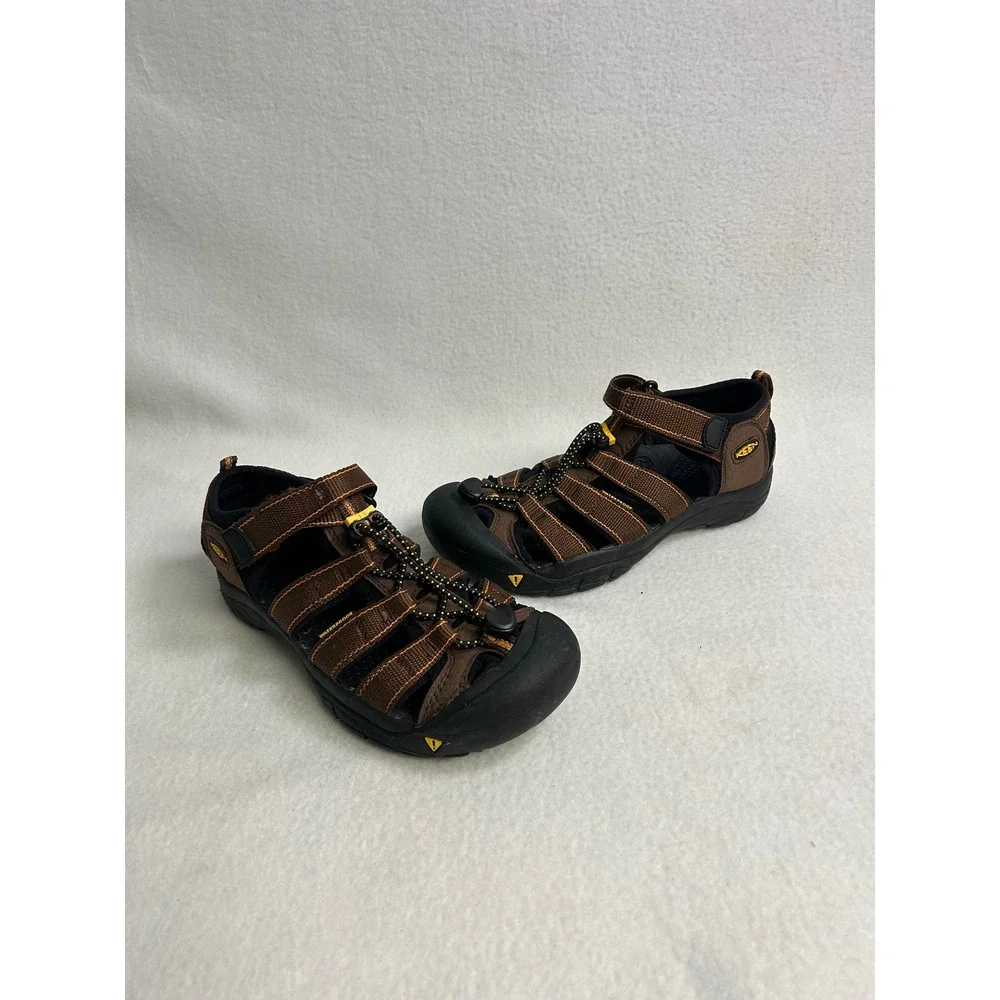 Gorpcore Hiking Outdoor KEEN Boys 5 Brown Newport H2 Waterproof Sport Sandals